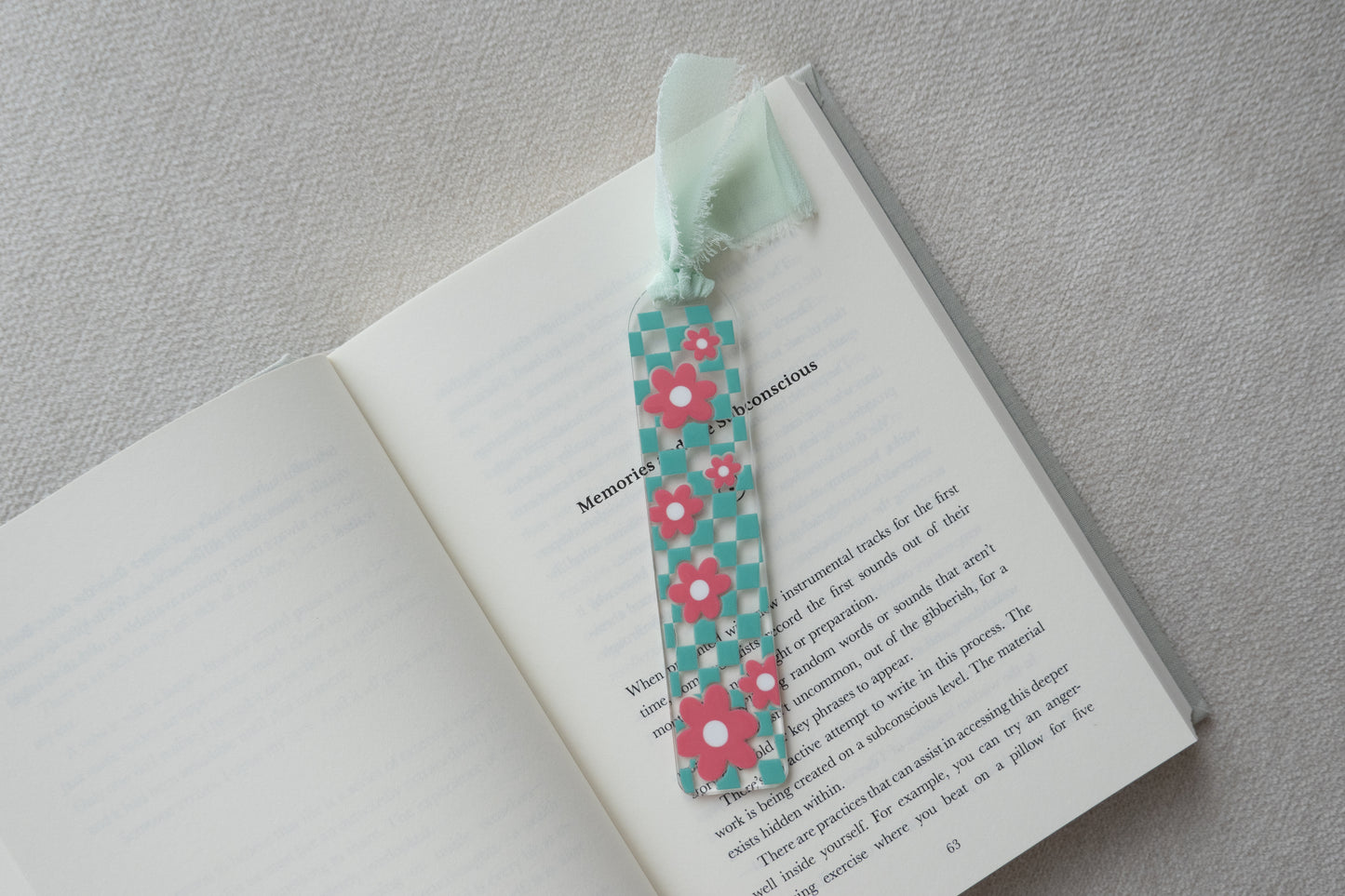Retro Checkered Pink Flower