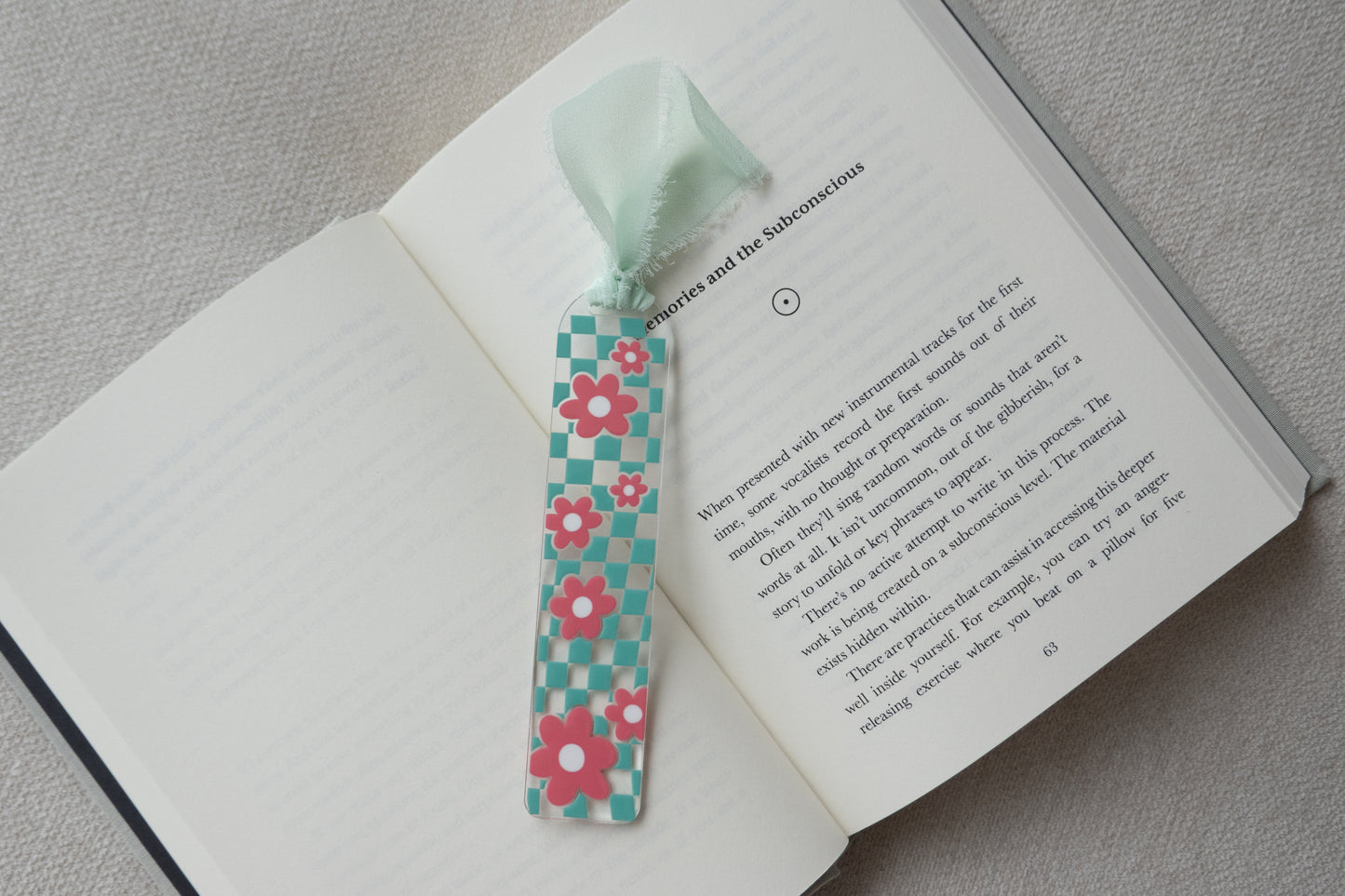 Retro Checkered Pink Flower